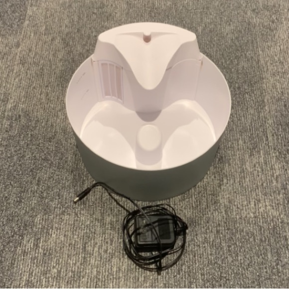 Top Paw® Dog/Cat Flowing Water Fountain (EUC) - Picture 7 of 8